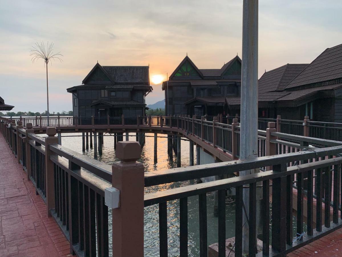 Langkawi Lagoon Resort Water Chalet Пантай-Сенанг Экстерьер фото
